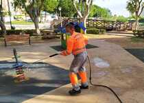 Peñíscola suma ya más de 2000 horas de trabajos de desinfección de viales, espacios y edificios públicos desde el mes de marzo