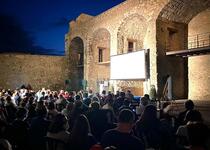 Peñíscola, alma de cine se estrena con los testimonios de los participantes en los rodajes de Berlanga en la ciudad