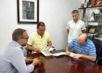 El Ayuntamiento de Peñíscola, con la DO de la alcachofa de Benicarló