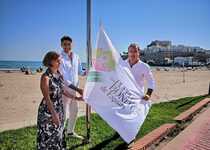 Peñíscola celebra el Día Nacional de los Pueblos más Bonitos de España con la izada de bandera que le acredita como integrante de la agrupación