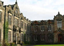 La Universidad de St Andrews recibirá la distinción de Socio de Honor de la Asociación de Amigos del Papa Luna