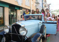Los coches antiguos se exhiben en Peñíscola