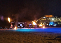 Espectáculo de fuego y pirotecnia para clausurar el primer fin de semana papal