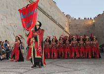 Peñíscola se prepara para los majestuosos desfiles de Moros y Cristianos