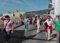 El Ayuntamiento de Peñíscola mejora el pavimento de viales en el Casco Antiguo