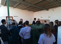 Los estudiantes de secundaria de Peñíscola visitan el Ecoparque dentro de la campaña de fomento del reciclaje que impulsa el Ayuntamiento de la ciudad