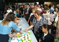 Peñíscola homenajea a sus mayores con los bailes tradicionales